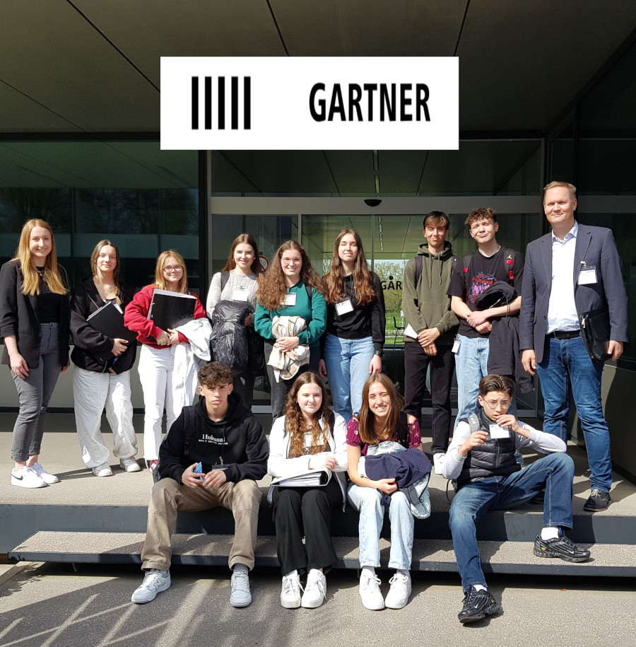 Die Klasse 10a bei der Josef Gartner GmbH